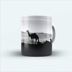 camel printed black and white mug